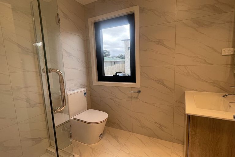 Photo of property in 1/15 Toru Street, Te Atatu Peninsula, Auckland, 0610