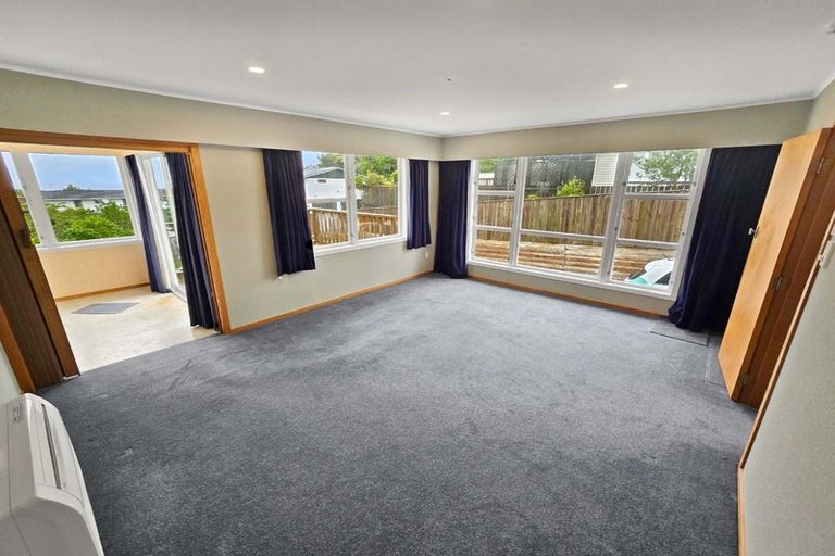 Photo of property in 16 Cypress Drive, Maungaraki, Lower Hutt, 5010