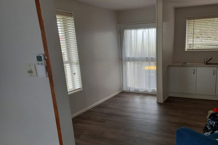 Photo of property in 2/28 Brixton Street, Islington, Christchurch, 8042