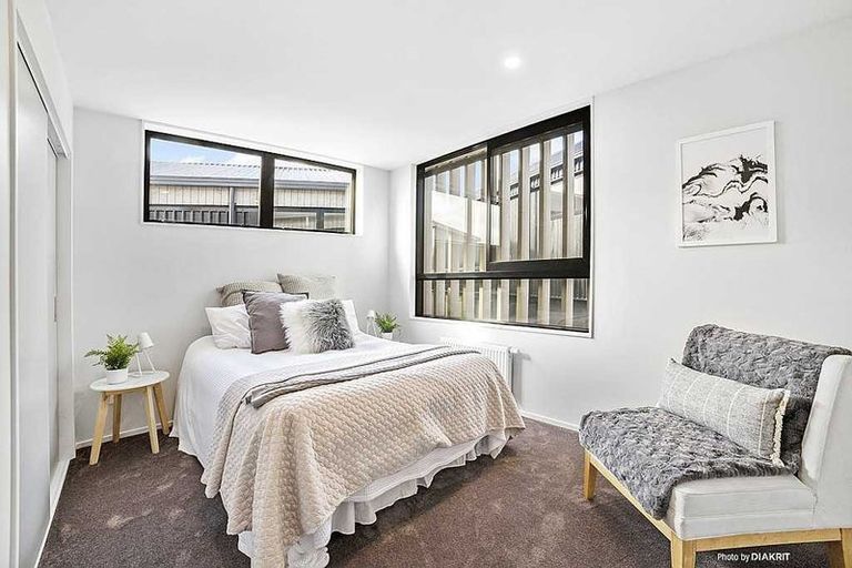 Photo of property in 5/6 Bushland Grove, Paparangi, Wellington, 6037