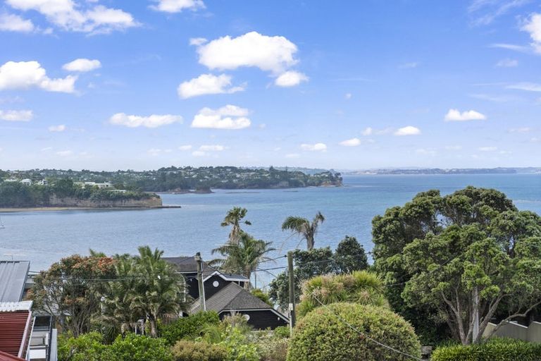 Photo of property in 132 Churchill Road, Rothesay Bay, Auckland, 0630