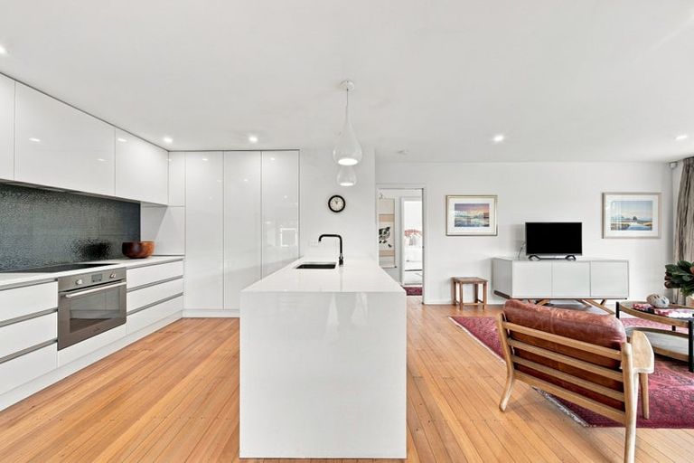 Photo of property in 14b Searells Road, Strowan, Christchurch, 8052