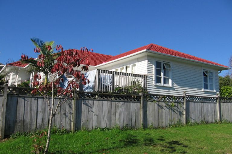 Photo of property in 2a Castaing Crescent, Te Atatu South, Auckland, 0610