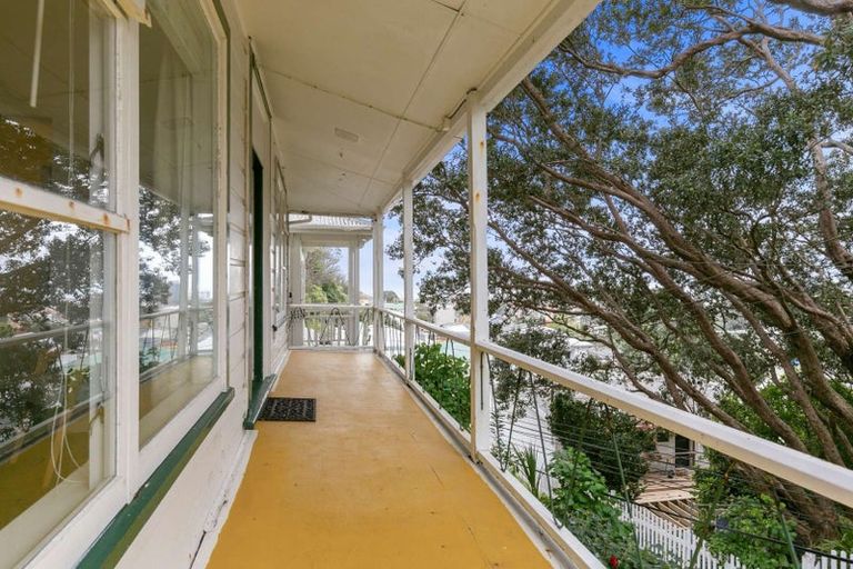 Photo of property in 35 Patanga Crescent, Thorndon, Wellington, 6011