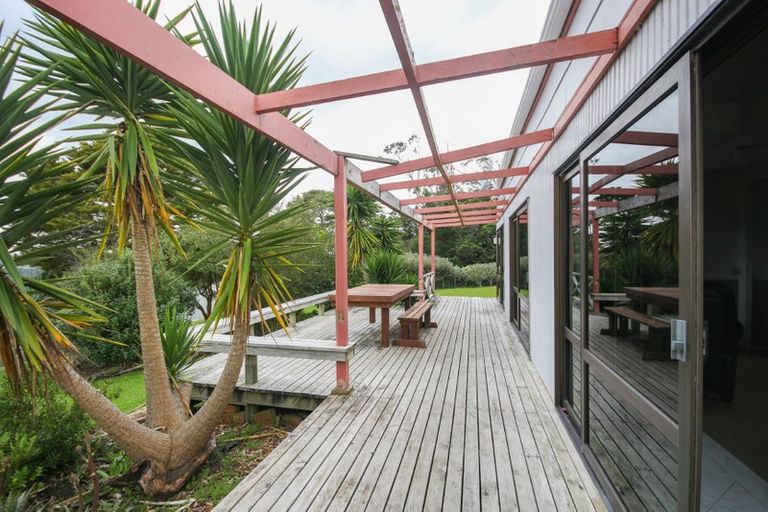 Photo of property in 127 Matakohe East Road, Matakohe, 0593