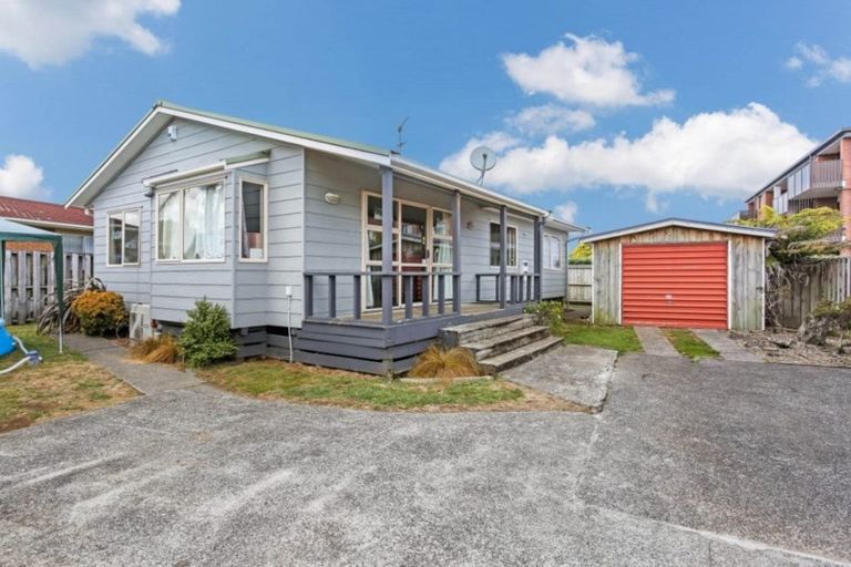 Photo of property in 8b Blair Avenue, Pukekohe, 2120