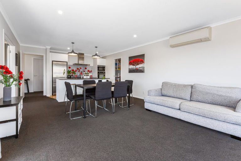 Photo of property in 34 Margaret Shields Avenue, Aotea, Porirua, 5024