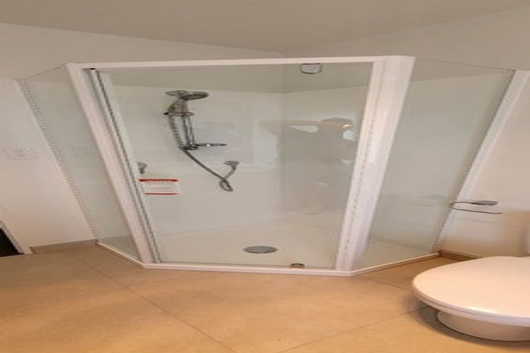 Photo of property in 15a Chadwick Crescent, Mangere East, Auckland, 2024