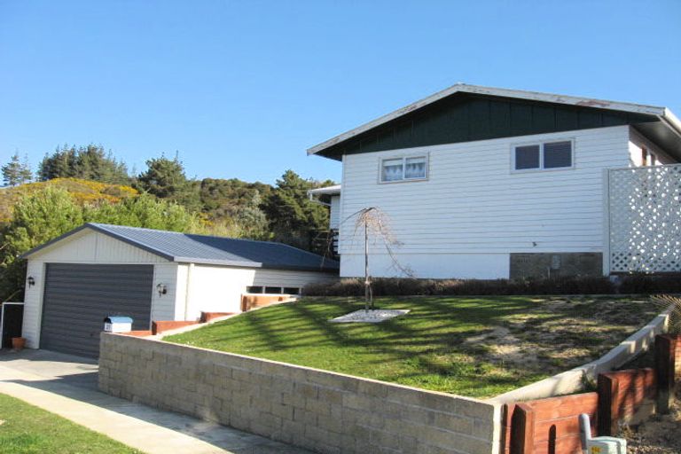 Photo of property in 37 Mcgowan Road, Wainuiomata, Lower Hutt, 5014