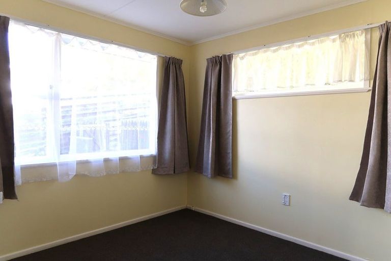 Photo of property in 44 Acacia Avenue, Maungaraki, Lower Hutt, 5010
