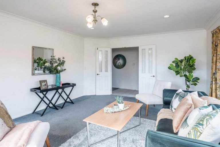 Photo of property in 1 Inverell Place, Waikanae, 5036