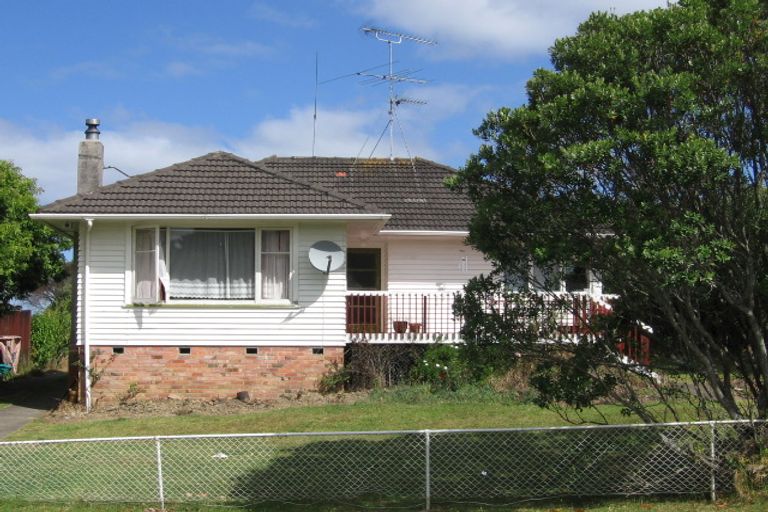 Photo of property in 17 Japonica Drive, Beach Haven, Auckland, 0626