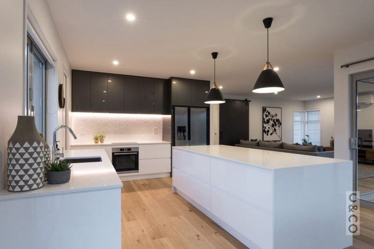 Photo of property in 13 Podgora Avenue, Kumeu, 0810