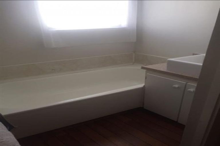 Photo of property in 2/4a Browns Road, Manurewa, Auckland, 2102