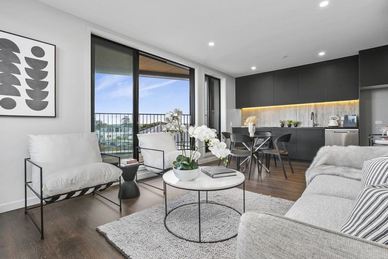 Photo of property in 306/2 Launch Road, Hobsonville, Auckland, 0616