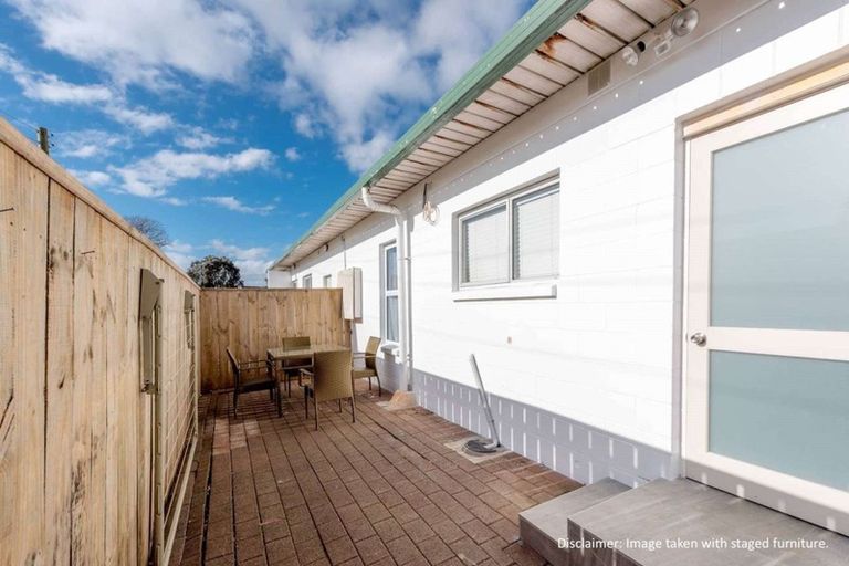 Photo of property in 2/9 Vine Street, Mangere East, Auckland, 2024