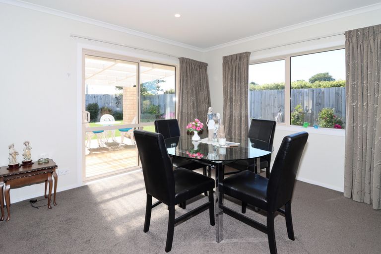 Photo of property in 4 Madison Street, Carterton, 5713