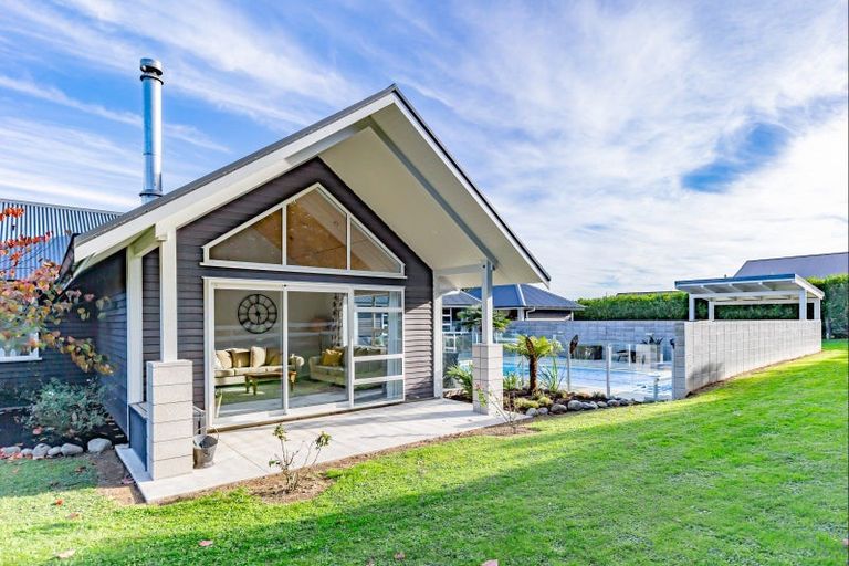 Photo of property in 20 Tunbridge Wells, Ohau, Levin, 5570