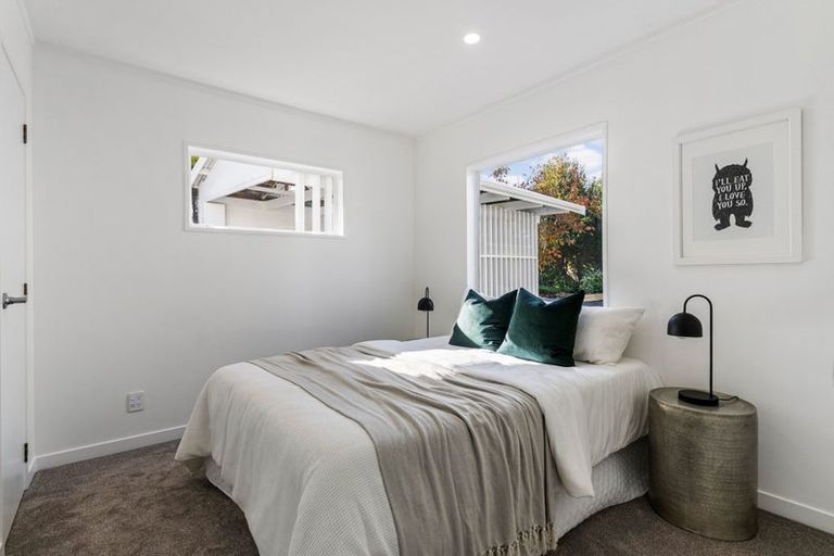 Photo of property in 34 Peach Road, Glenfield, Auckland, 0629