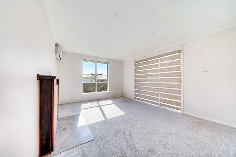 Photo of property in 28 Middlemore Crescent, Papatoetoe, Auckland, 2025