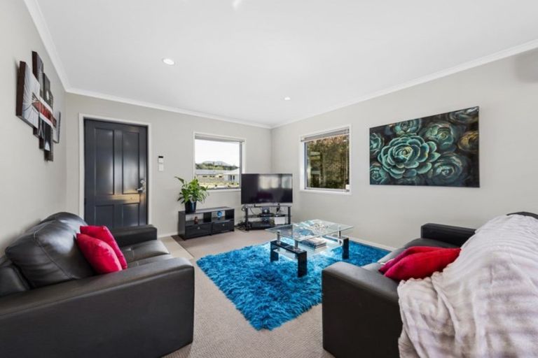 Photo of property in 7 Sunstone Crescent, Brown Owl, Upper Hutt, 5018