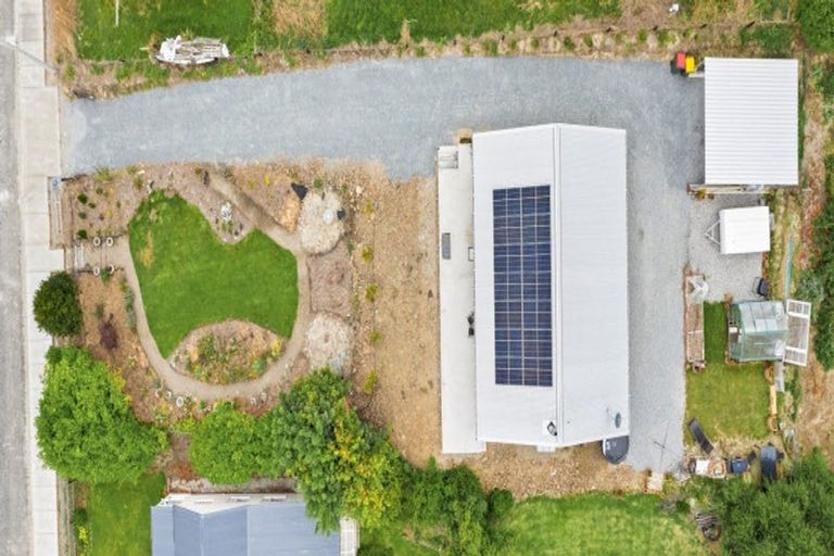 Photo of property in 26 Irvine Street, Lawrence, 9532