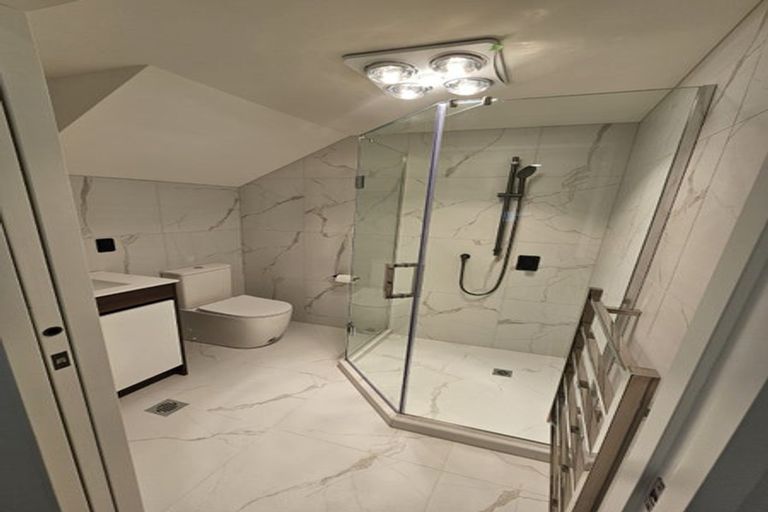 Photo of property in 2a Embling Place, Eastern Beach, Auckland, 2012