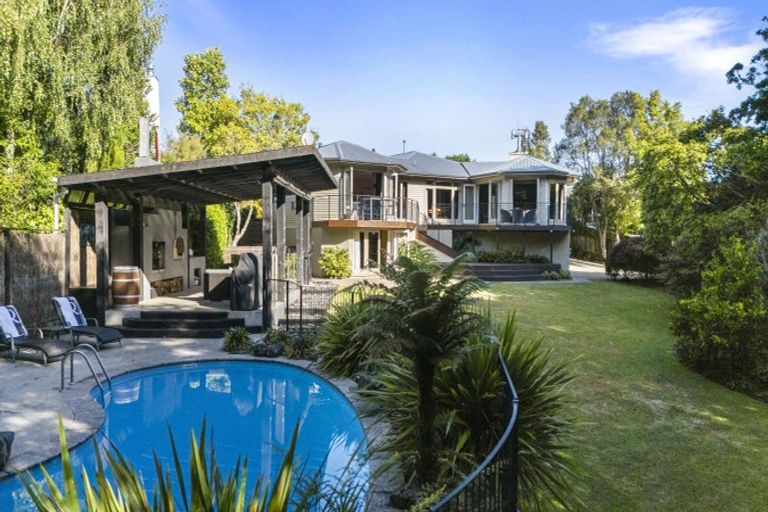 Photo of property in 19 Cremorne Avenue, Hokowhitu, Palmerston North, 4410