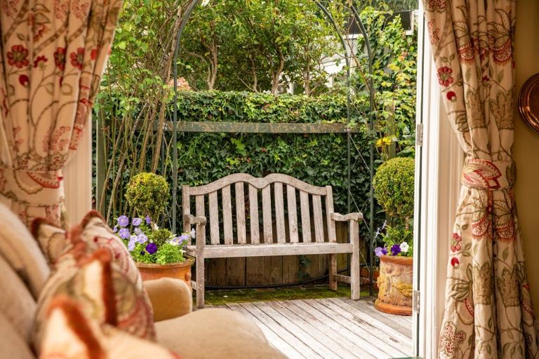 Photo of property in 6 Calgarry Avenue, Thorndon, Wellington, 6011