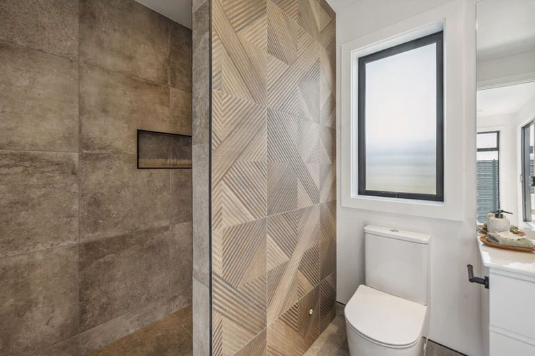 Photo of property in 6 Uta Lane, Wharewaka, Taupo, 3330