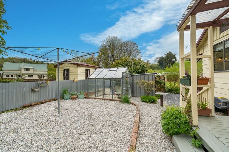 Photo of property in 17 Lismore Street, Lawrence, 9532