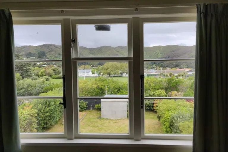 Photo of property in 30 Durham Crescent, Fairfield, Lower Hutt, 5011