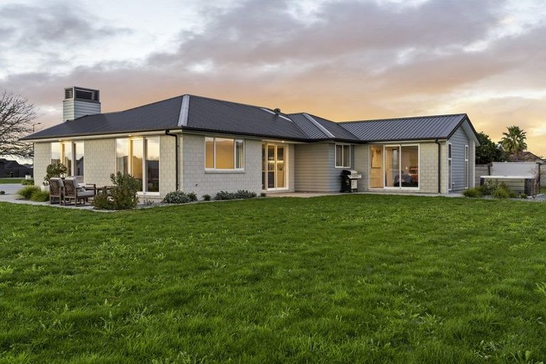 Photo of property in 30 Seachange Drive, Leamington, Cambridge, 3432