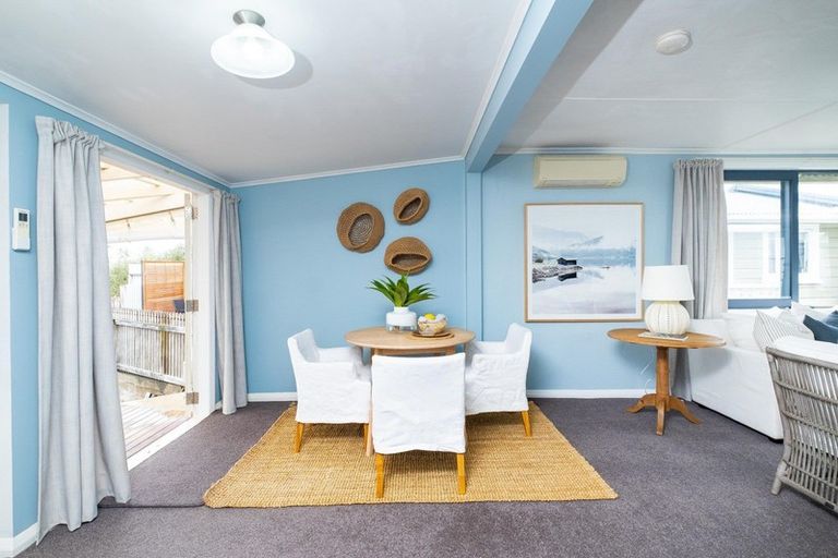 Photo of property in 16 Collison Terrace, Haumoana, 4102