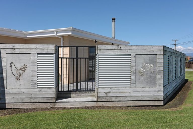 Photo of property in 75 Seabury Avenue, Foxton Beach, Foxton, 4815