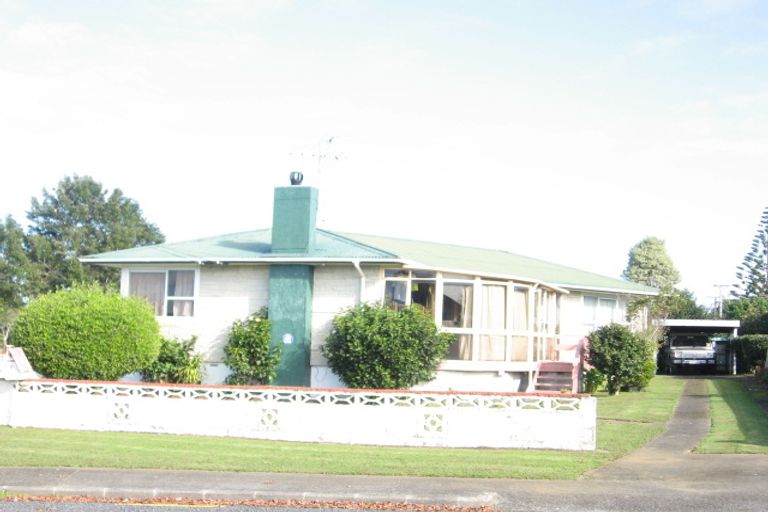 Photo of property in 8 O'connell Street, Manurewa, Auckland, 2102