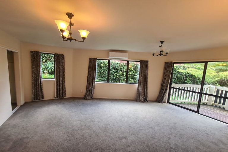 Photo of property in 10c Matipo Road, Mairangi Bay, Auckland, 0630