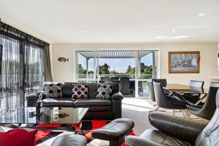 Photo of property in 100 Estuary View, Whangamata, 3620