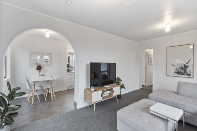 Photo of property in 8b Huia Avenue, Forest Lake, Hamilton, 3200