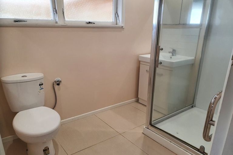 Photo of property in 11 Kambalda Street, Mangere Bridge, Auckland, 2022