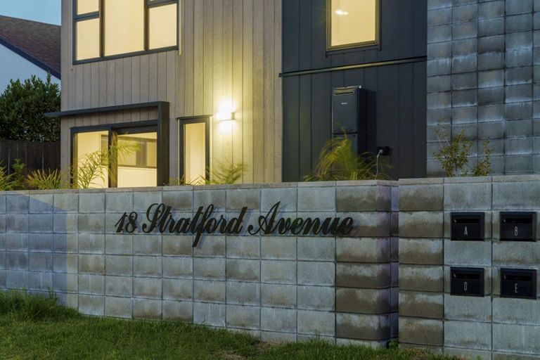 Photo of property in 18a Stratford Avenue, Milford, Auckland, 0620