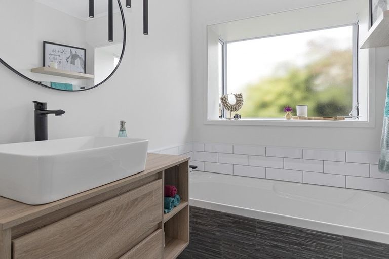 Photo of property in 54 Lansdowne Crescent, Glenview, Hamilton, 3206