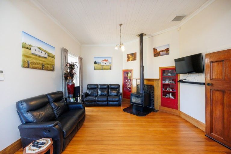 Photo of property in 93 Featherston Street, Takaro, Palmerston North, 4412