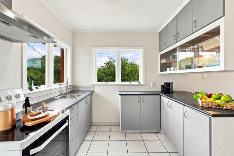 Photo of property in 1/497 Beach Road, Murrays Bay, Auckland, 0630
