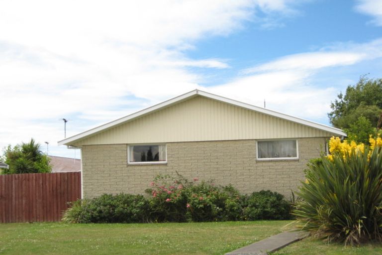 Photo of property in 27 Cob Crescent, Woolston, Christchurch, 8062