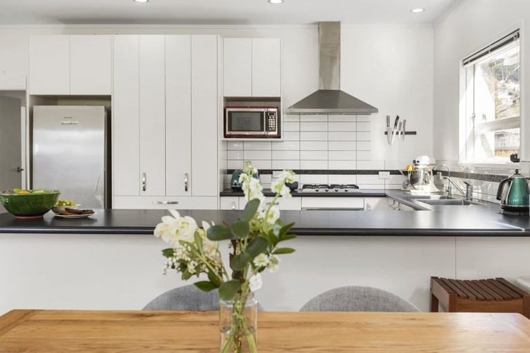 Photo of property in 10 Moselle Street, Island Bay, Wellington, 6023