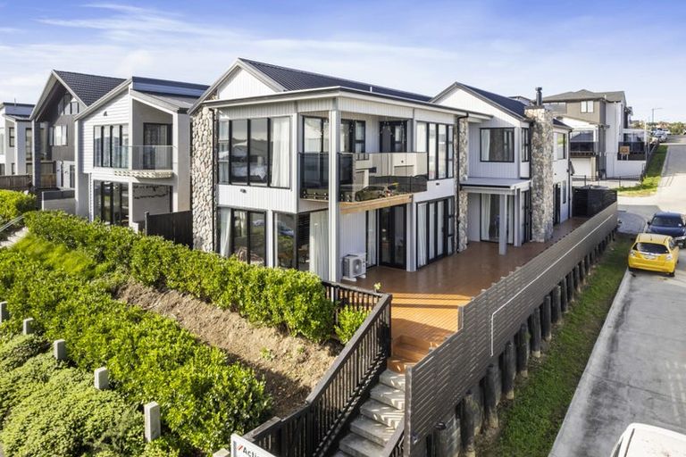 Photo of property in 13 Hautoa Lane, Flat Bush, Auckland, 2019