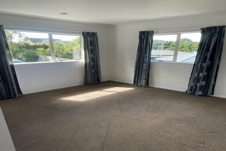 Photo of property in 3b Sample Road, Albany, Auckland, 0632