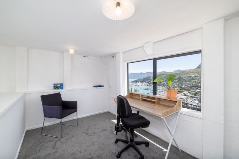 Photo of property in 10 Foster Terrace, Lyttelton, 8082
