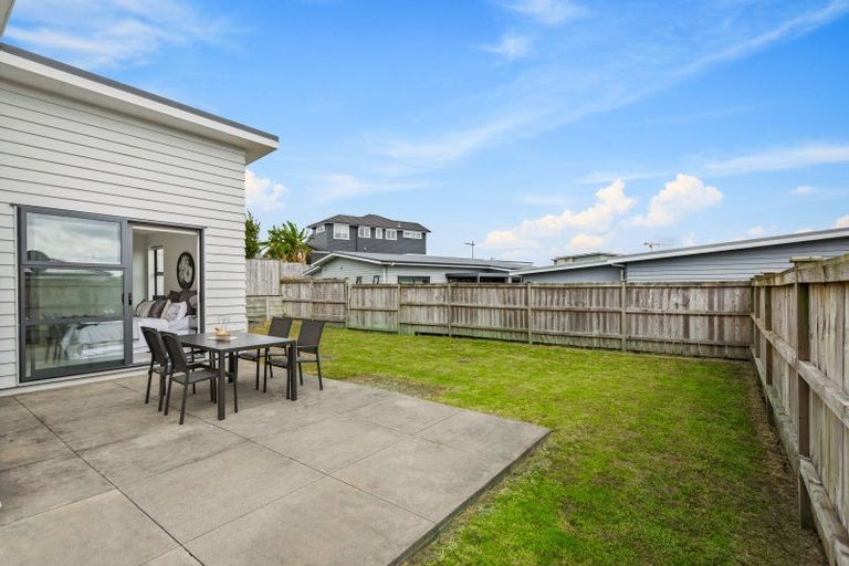 Photo of property in 30 Tyler Davies Drive, Red Beach, 0932